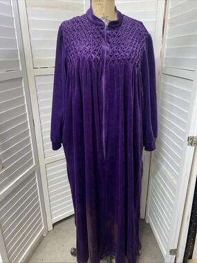SAYBURY VTG Quilted Robe Velour 60's Lounge Dress Housecoat Nightgown Purple